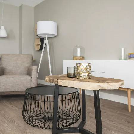 Spacious In With Private Terrace بيت للعطل *