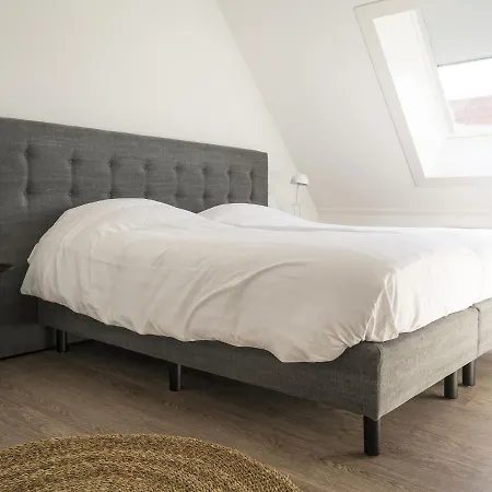 Spacious In With Private Terrace بيت للعطل