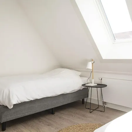 Spacious In With Private Terrace